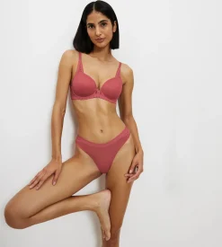 Aura Spotlight T High Leg String