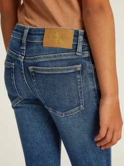 Ausgestellte Jeans