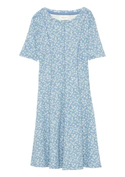 Ausgestelltes Kleid mit Teilungsnähten