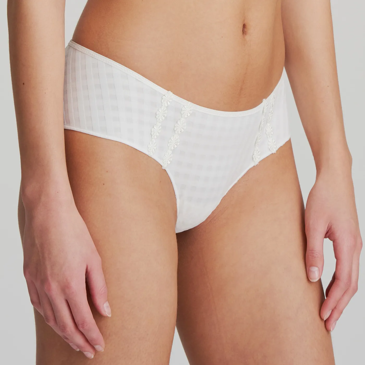AVERO Hotpants