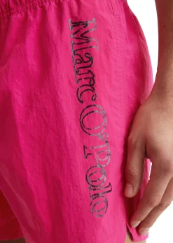 BADESHORTS AUS RECYCELTEM MATERIAL