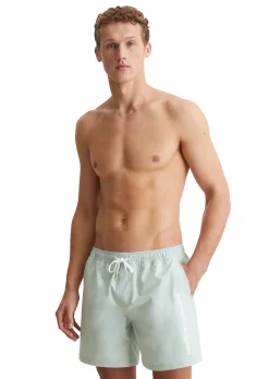 Badeshorts aus recyceltem Material