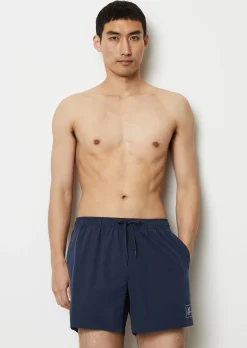 BADESHORTS AUS RECYCELTEM MATERIAL
