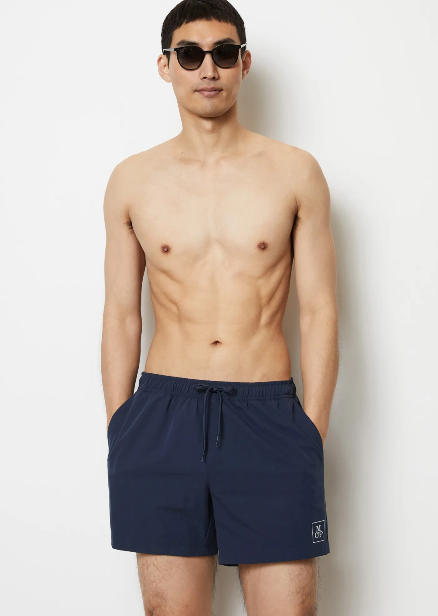 BADESHORTS AUS RECYCELTEM MATERIAL