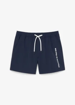 BADESHORTS AUS RECYCELTEM MATERIAL