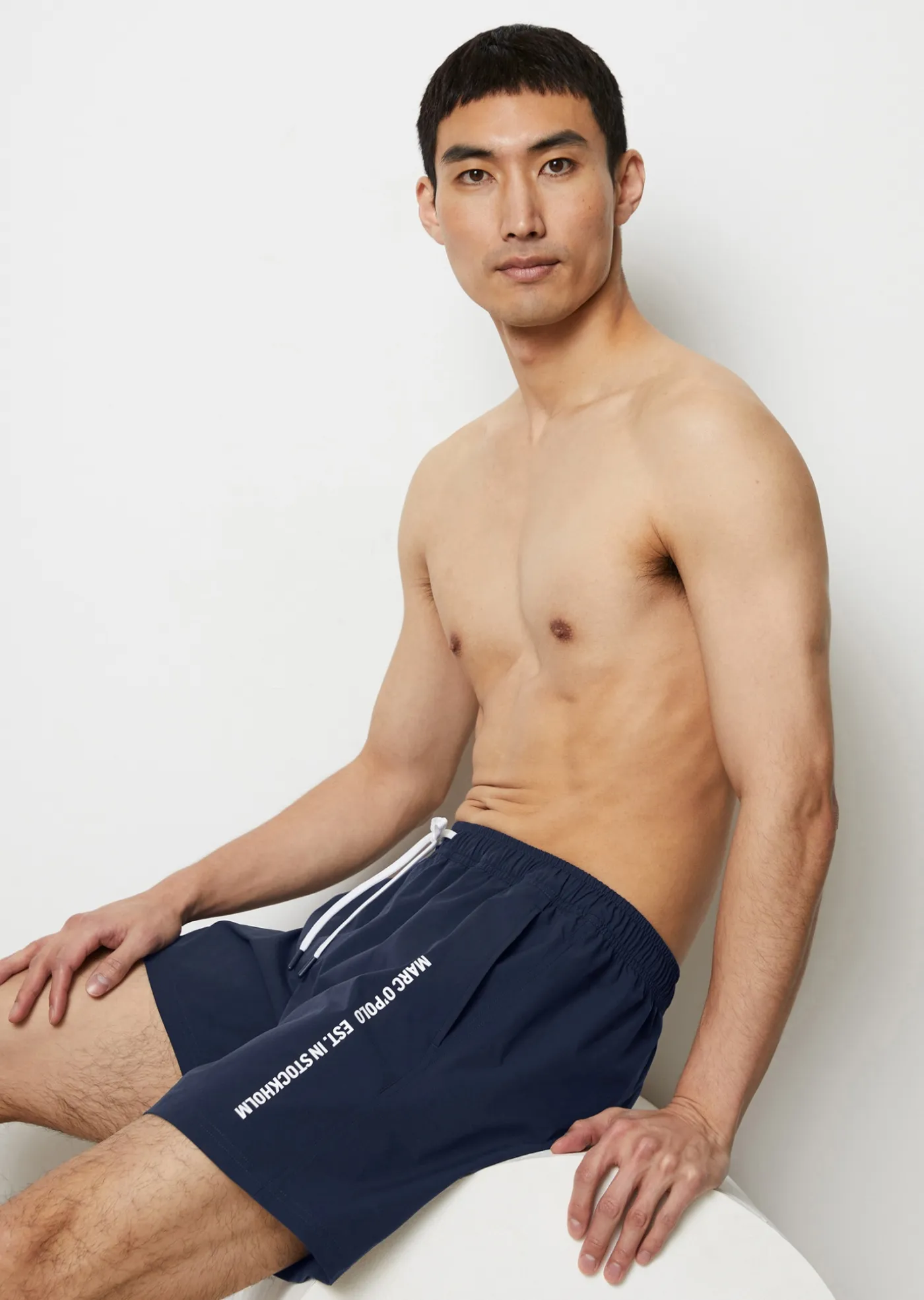 BADESHORTS AUS RECYCELTEM MATERIAL