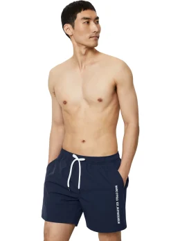 BADESHORTS AUS RECYCELTEM MATERIAL