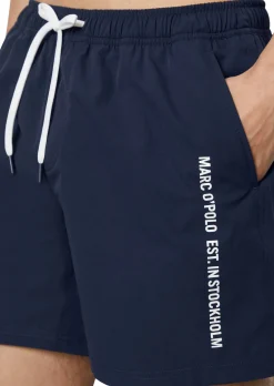 BADESHORTS AUS RECYCELTEM MATERIAL