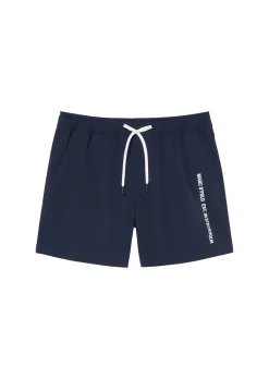 BADESHORTS AUS RECYCELTEM MATERIAL