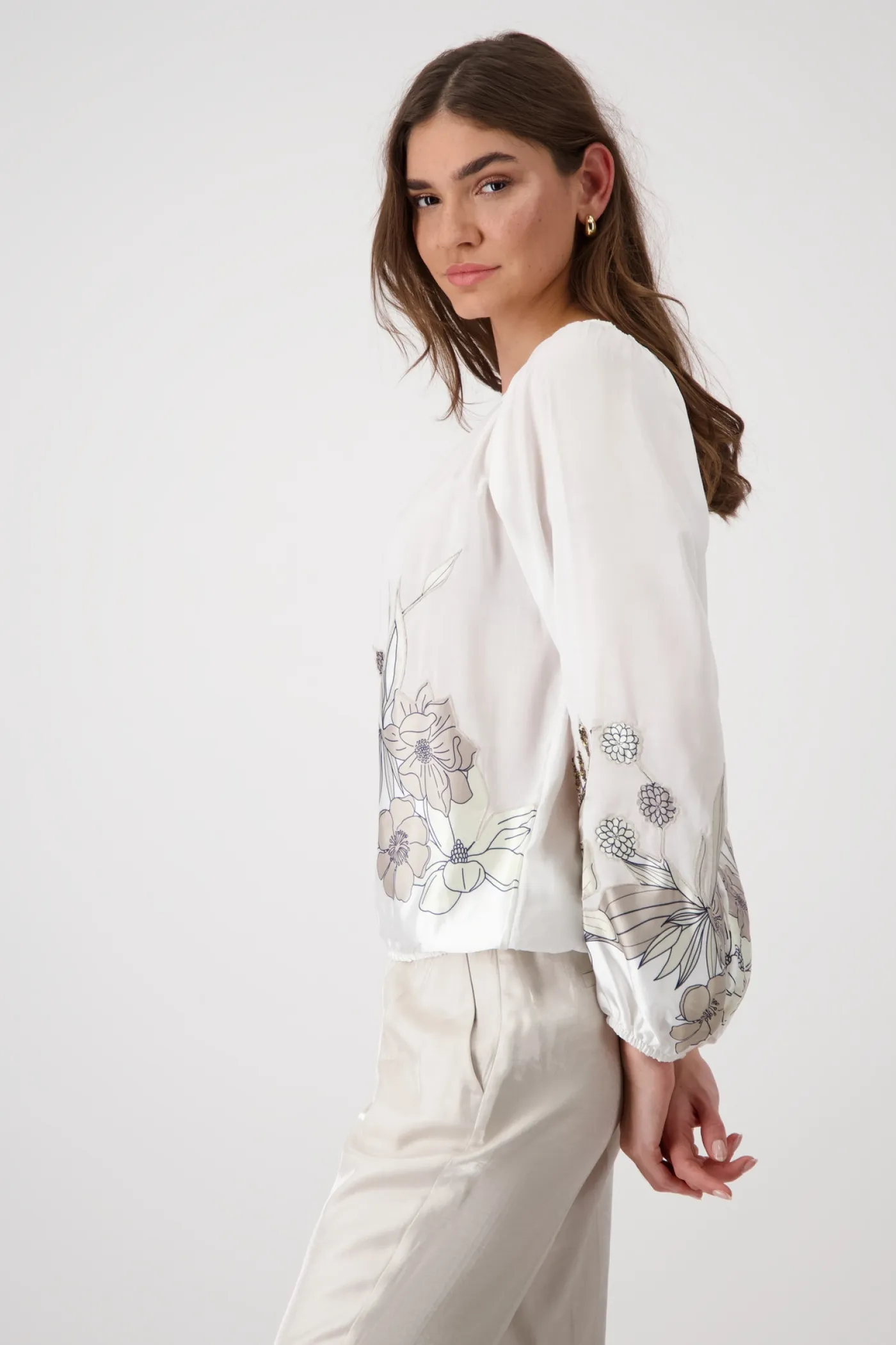 Bluse mit Blumen-Applikation