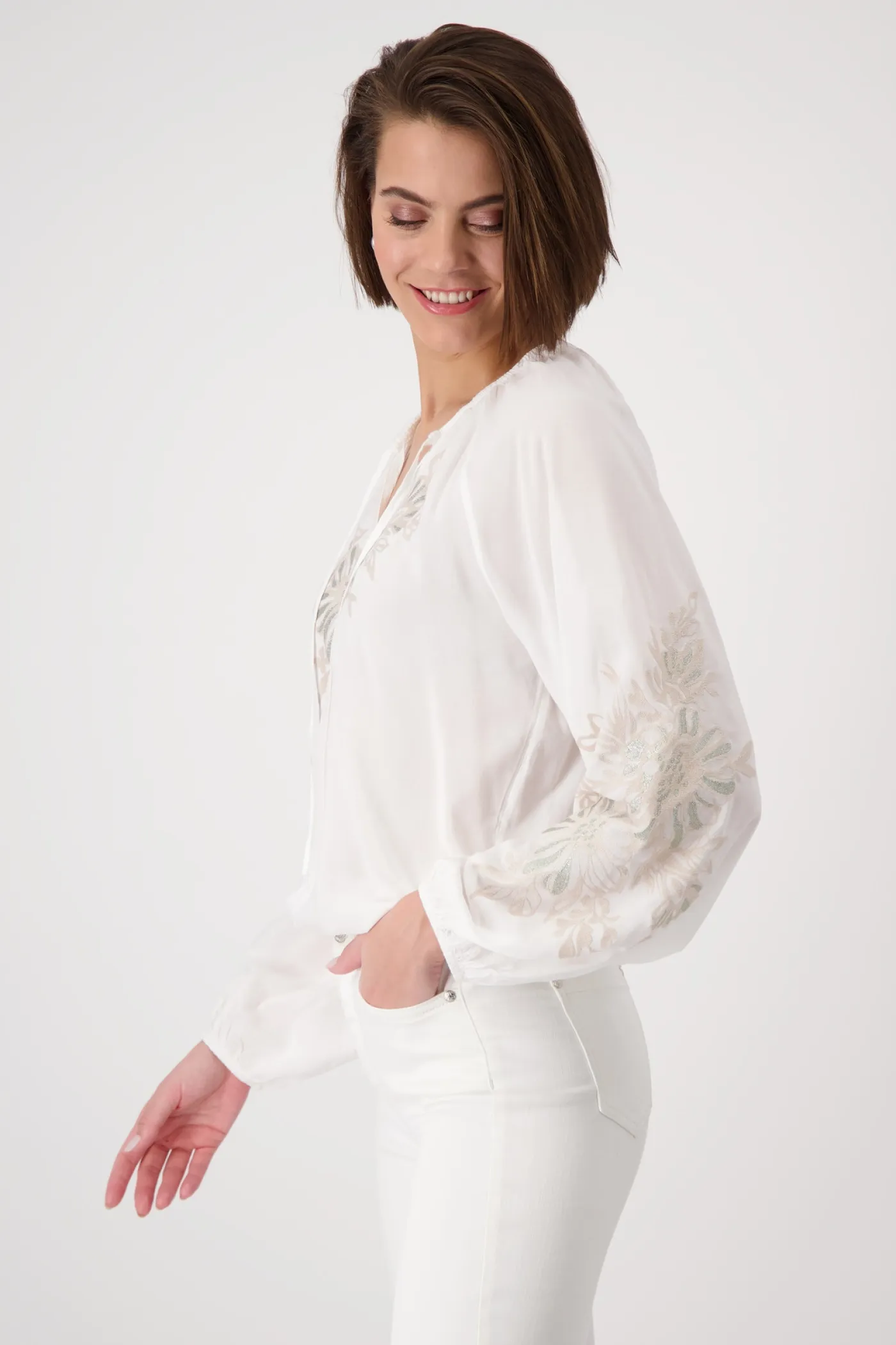 Bluse mit Stickerei