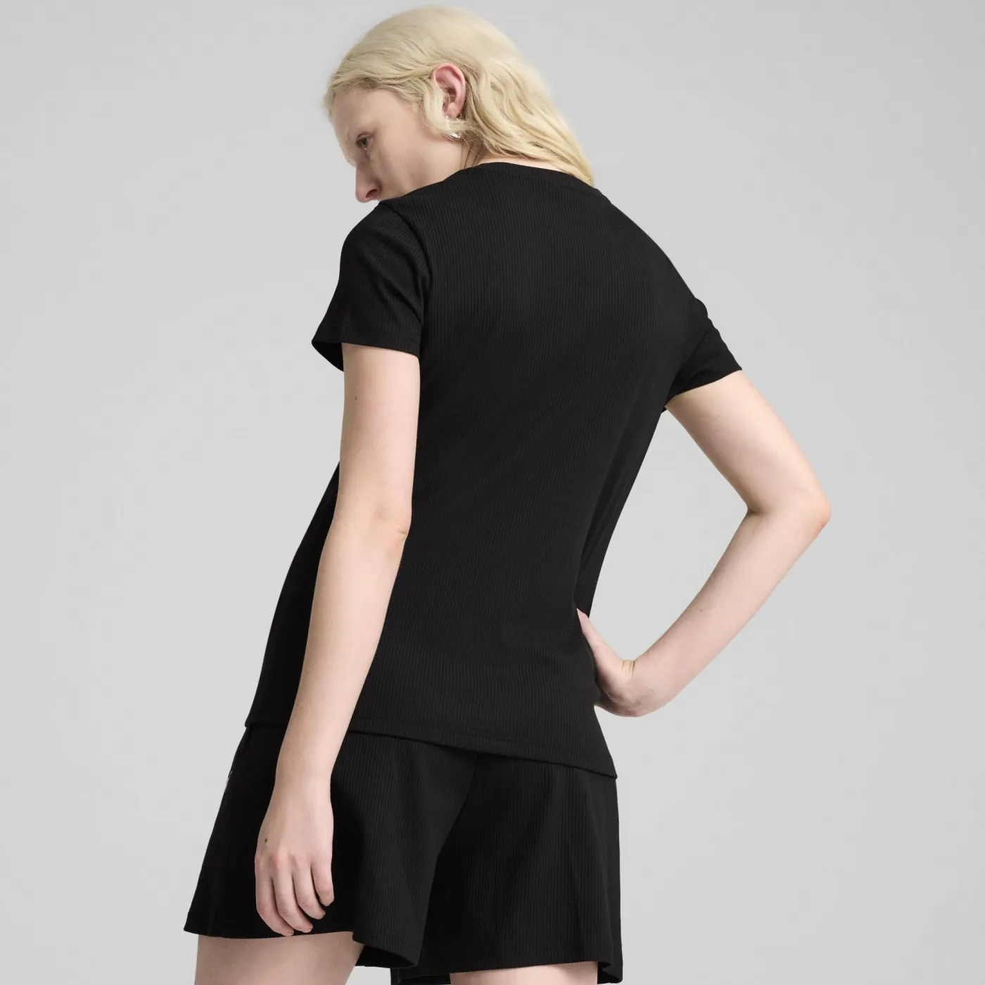ESS ELEVATED Geripptes T-Shirt Damen
