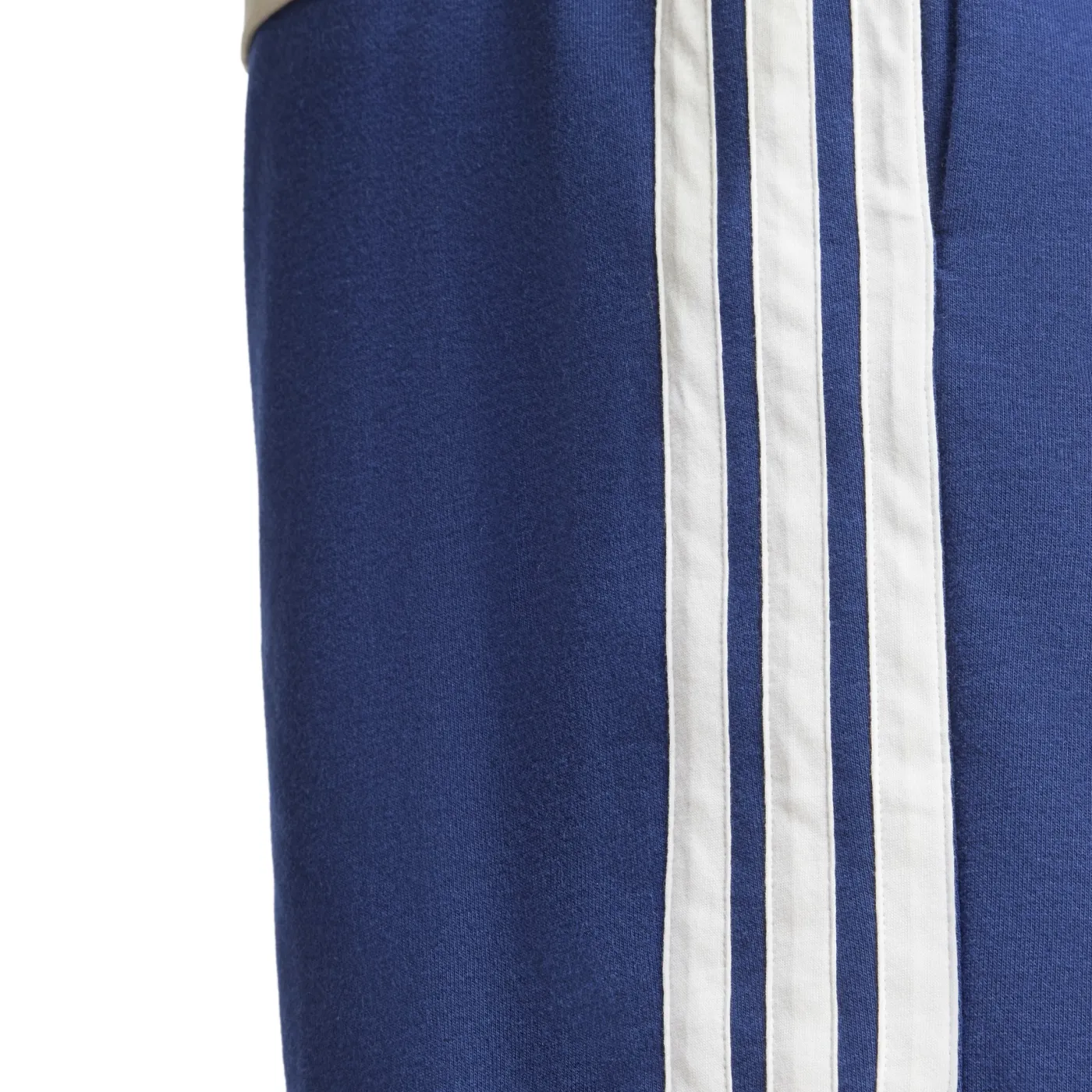 Essentials 3-Streifen French Terry Shorts