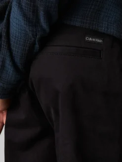 Gerade Geschnittene Chinohose