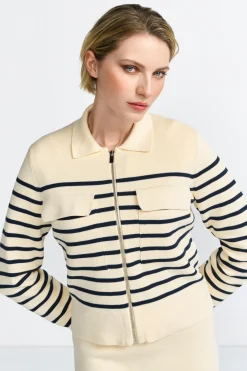 Gestreifte Strickjacke