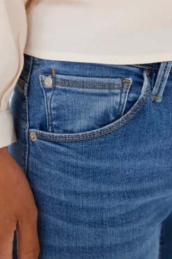 High-Waist Jeans