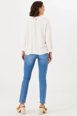 High-Waist Jeans