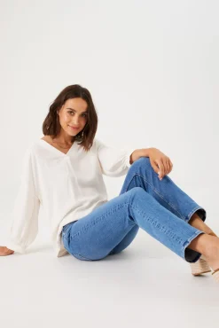 High-Waist Jeans