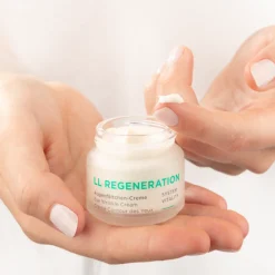 LL REGENERATION Augenfältchen-Creme