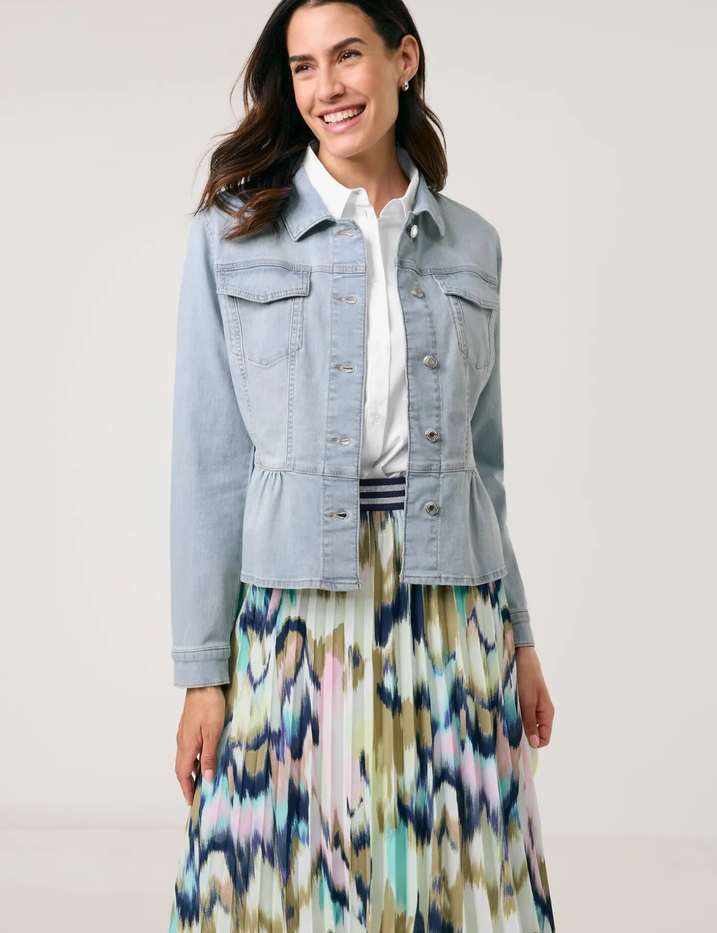 Modische Jeansjacke