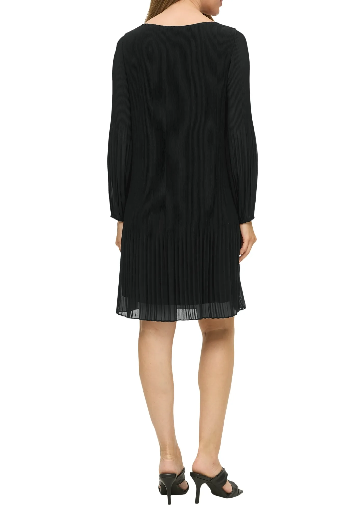 Plissiertes Chiffonkleid mit Puffärmeln