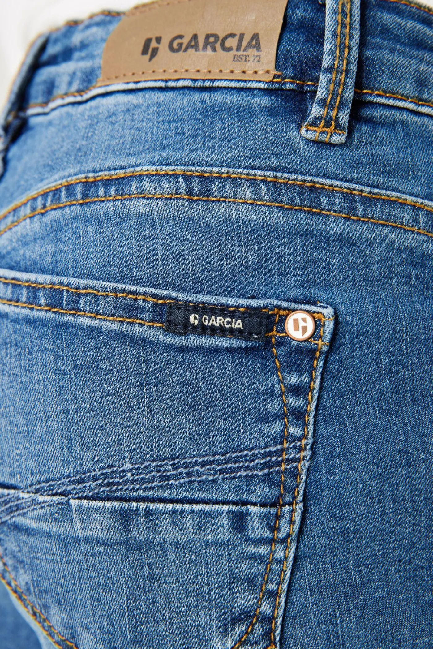 Rianna 575 Superslim Flared Jeans