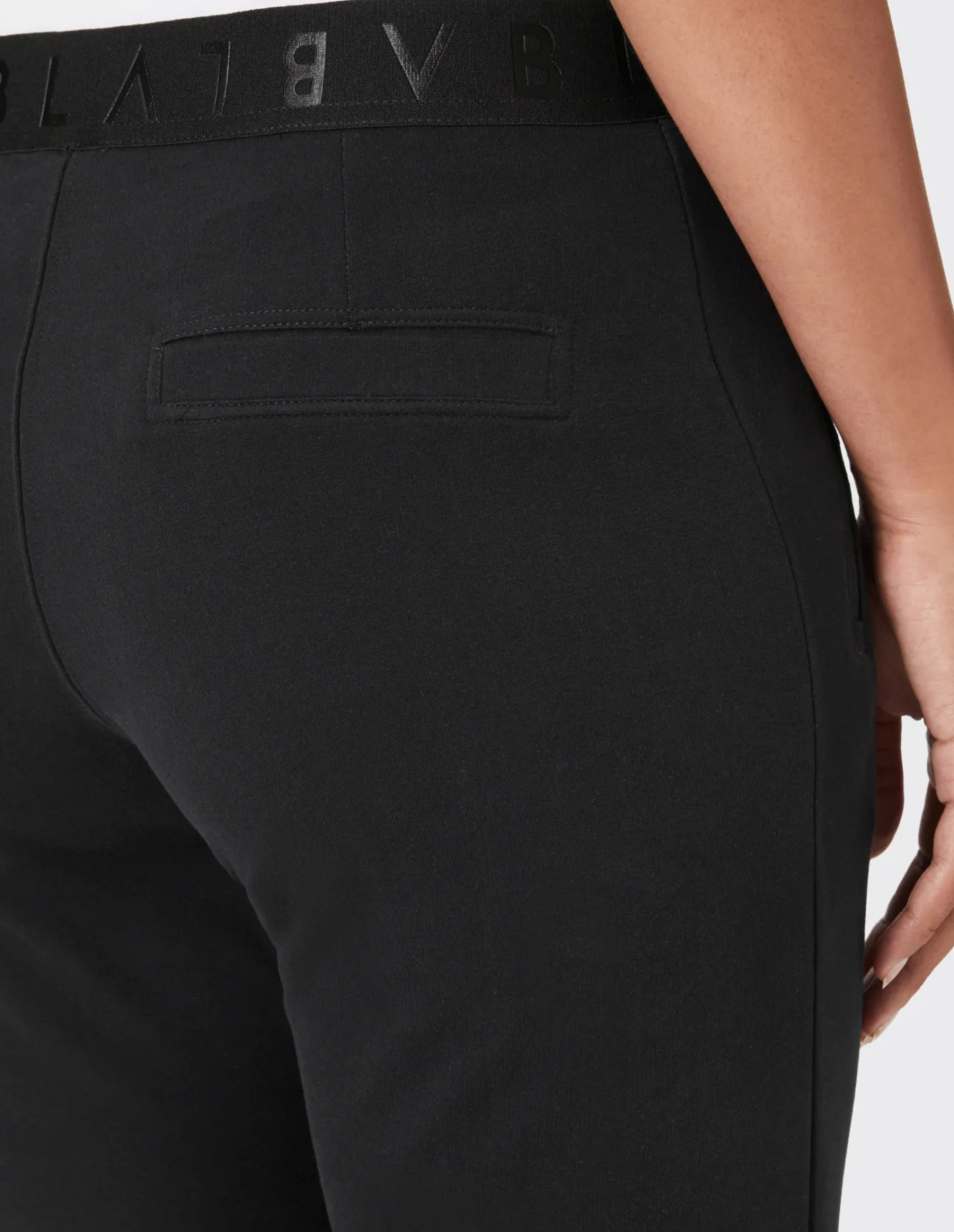 Shelly Sweathose