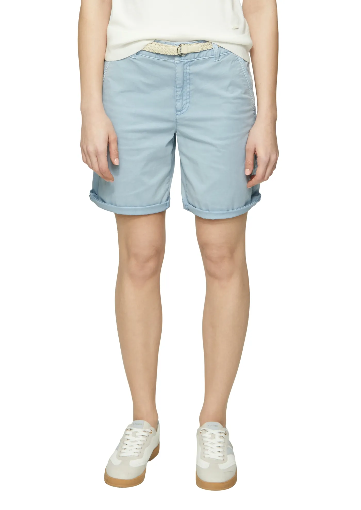 Shorts mit geflochtenem Gürtel und Garment Dye