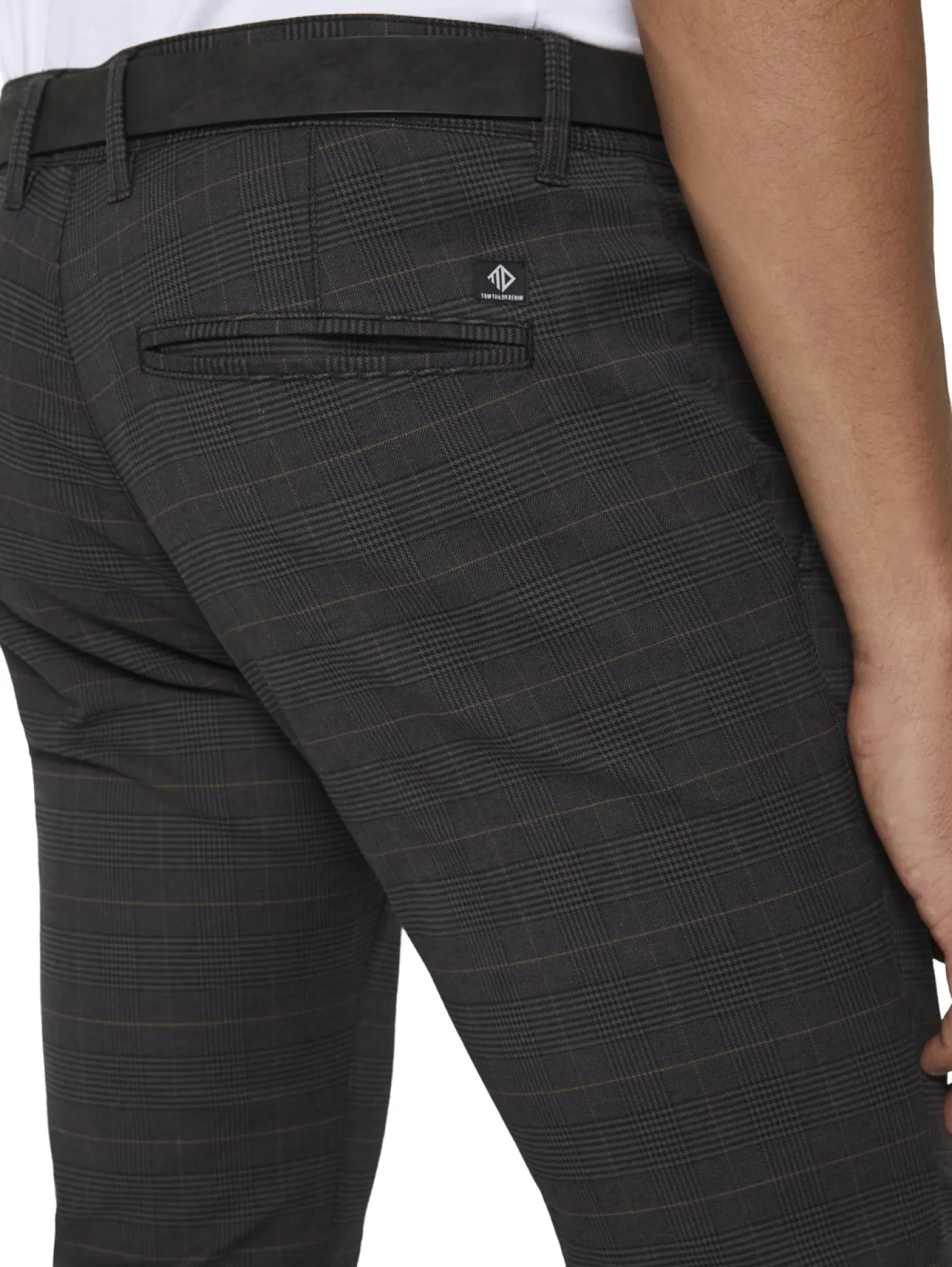 Strukturierte Chinohose mit Gürtel
