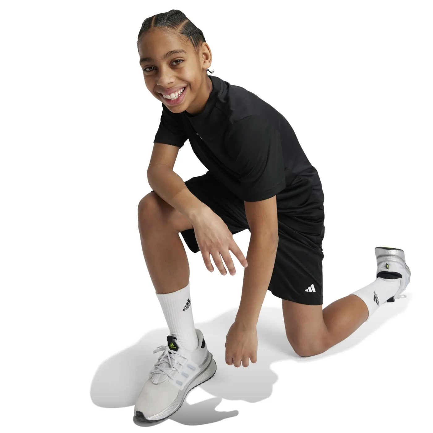 Train Essentials Logo Regular Fit Kids Shorts