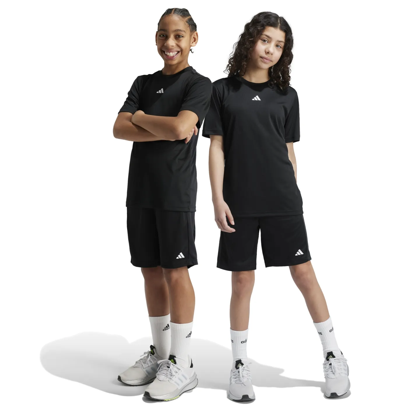 Train Essentials Logo Regular Fit Kids Shorts