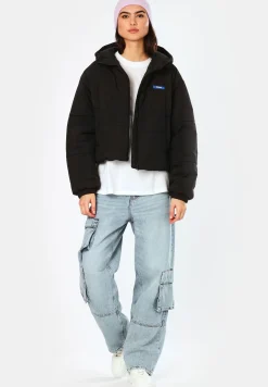Wasserabweisende, wattierte Jacke mit blauem Logo-Label